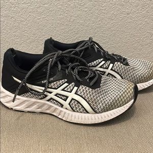 Women’s ASICS Sneakers - size 6.5